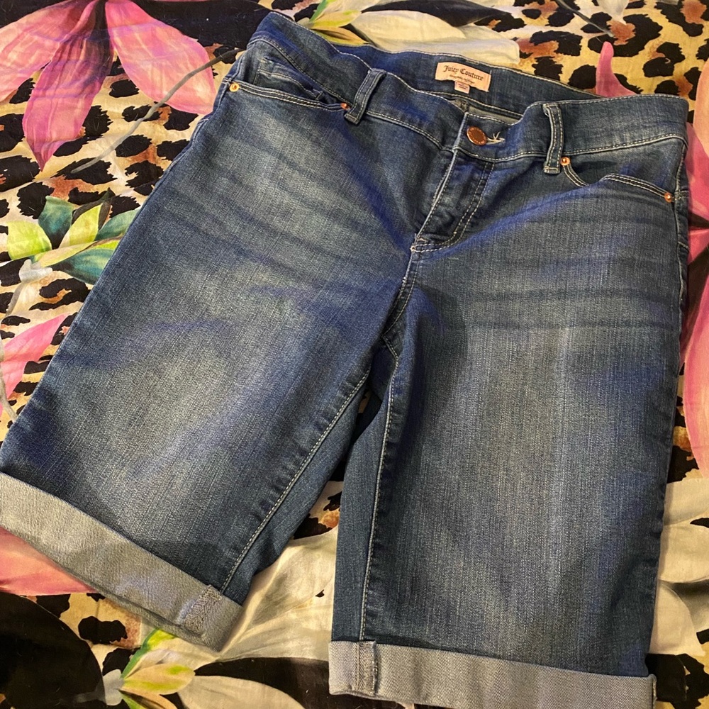 Juicy Couture bermuda shorts 🔥